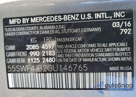 2016 Mercedes-Benz C 300 z USA, uszkodzony, nr VIN 55SWF4JB2GU146765
